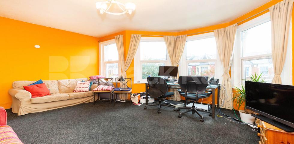 			2 Bedroom, 1 bath, 1 reception Flat			 Falkland Road, HARINGEY LADDER